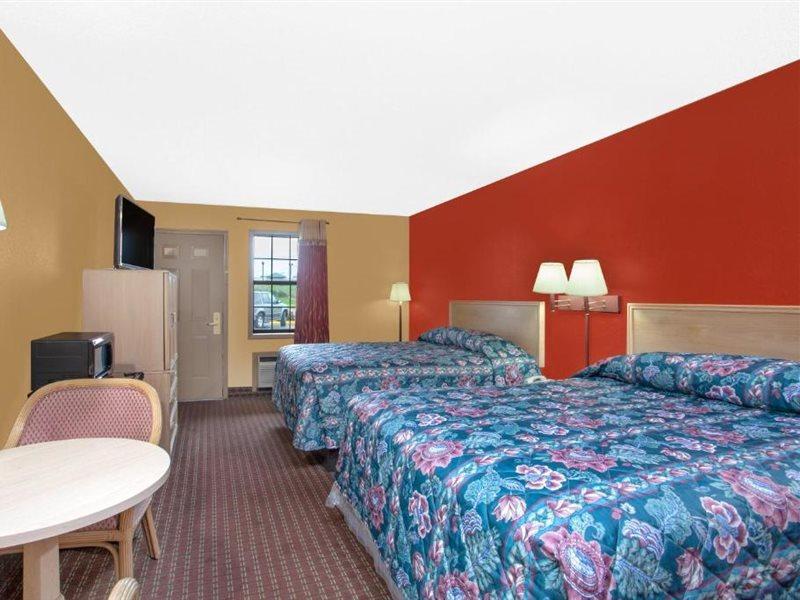 Knights Inn Wildersville Bagian luar foto