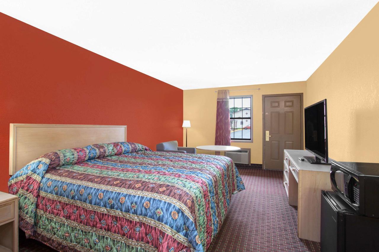 Knights Inn Wildersville Bagian luar foto