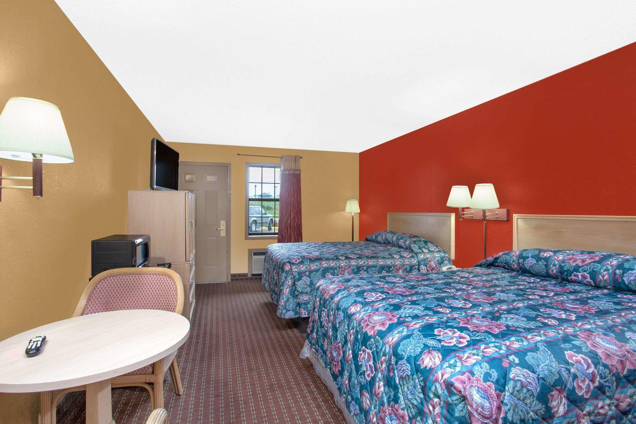 Knights Inn Wildersville Bagian luar foto